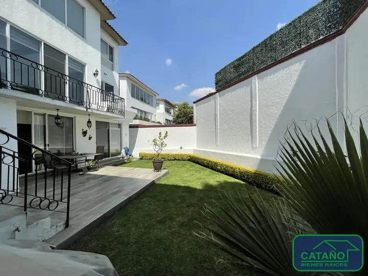 Casa en venta con agradables vistas en fraccionamiento rancho san agustin