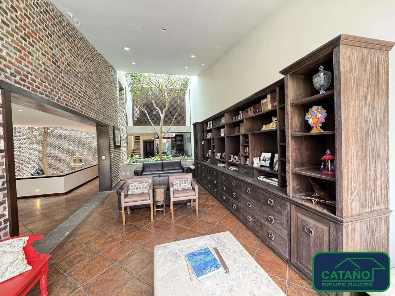 Residencia en fraccionamiento Club de Golf México. Tlalpan, Calle 11 (2/28)