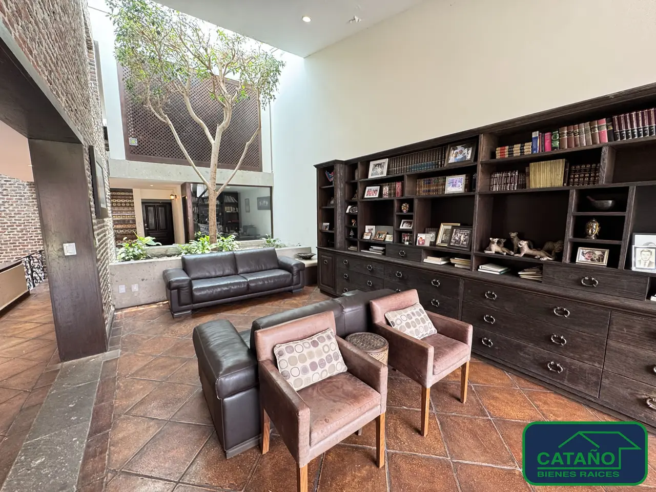 Residencia en fraccionamiento Club de Golf México. Tlalpan, Calle 11 (3/28)