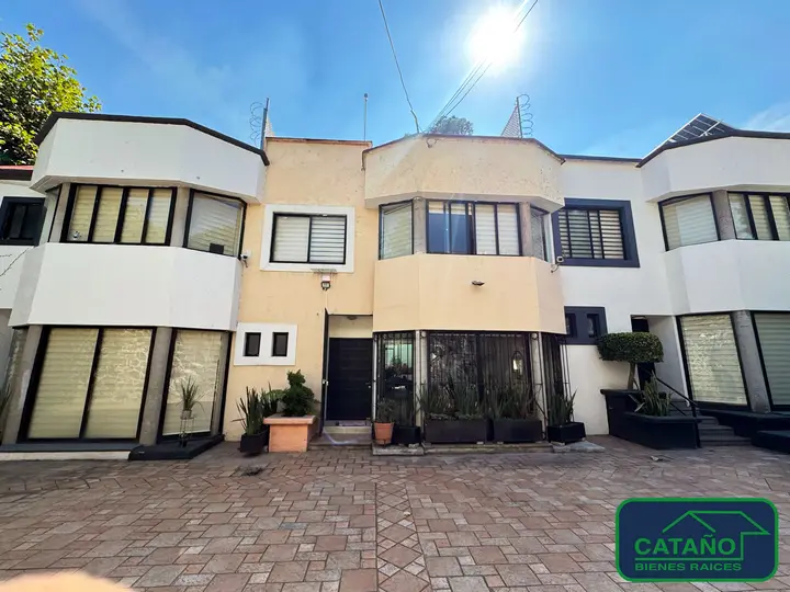 House in a gated community for sale, Jardines del Pedregal, Lluvia