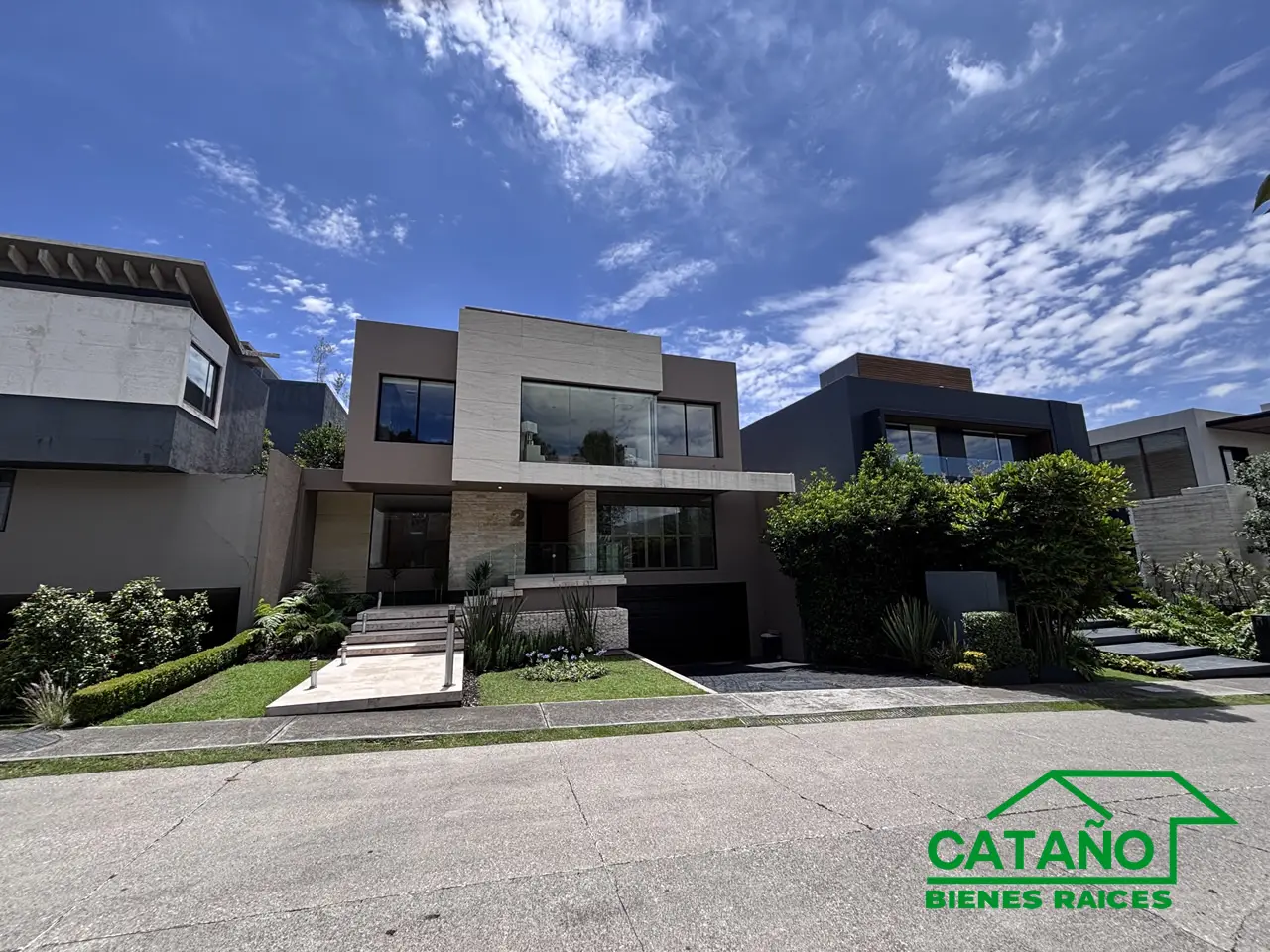 Exclusiva residencia en renta en Cumbres de Santa Fe, Av de los Poetas (1/38)