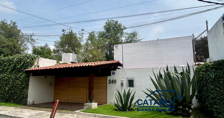 Cómodo Loft de dos niveles en renta en el Pedregal, Colegio