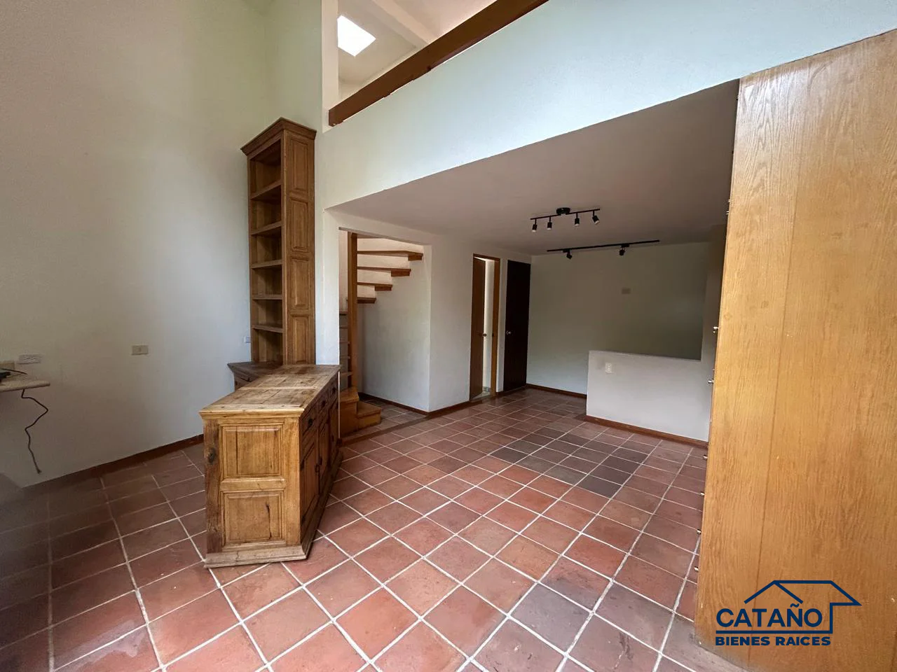 Cómodo Loft de dos niveles en renta en el Pedregal, Colegio (3/5)