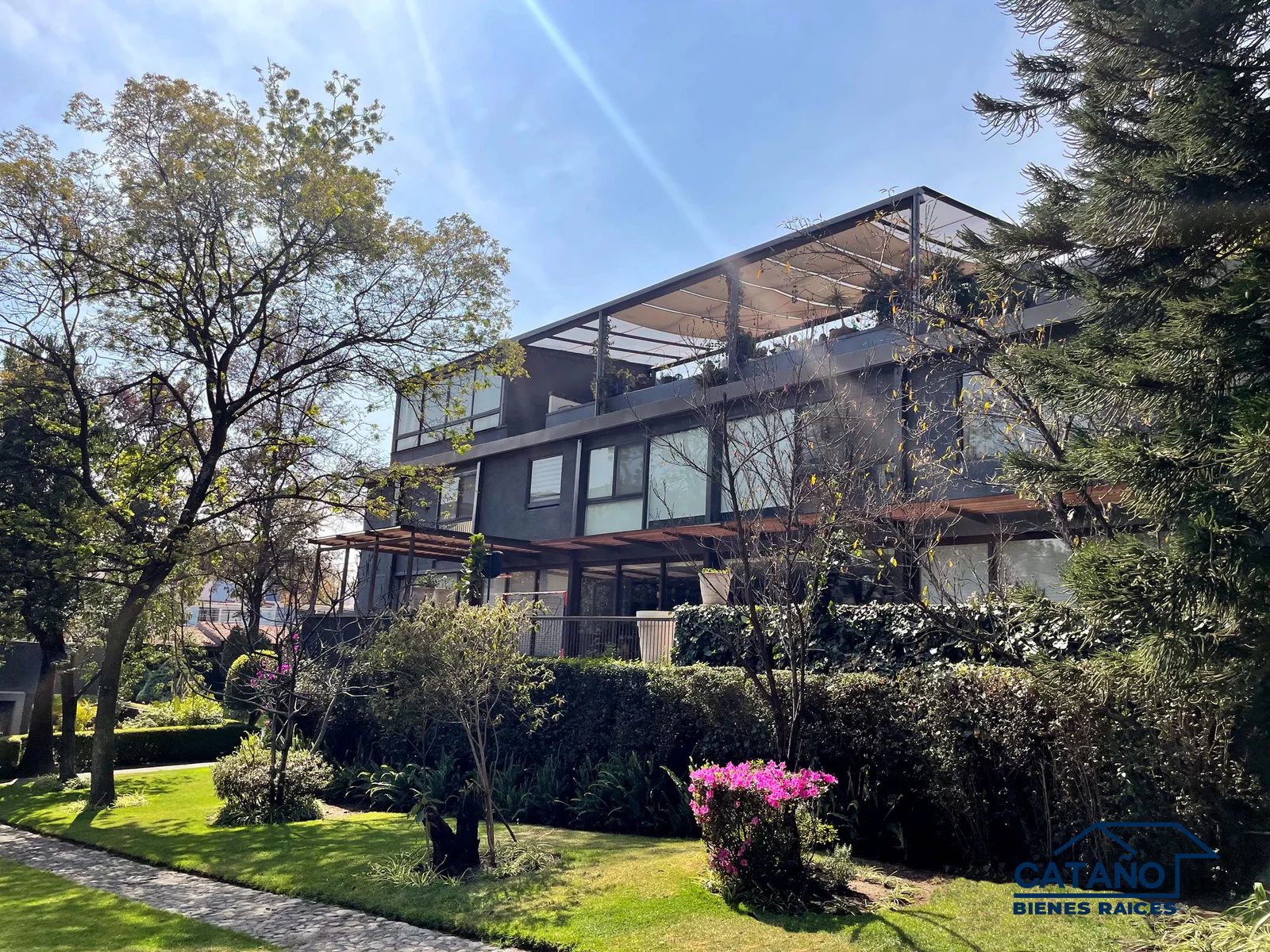 Exclusivo PH en 2 niveles, terrazas, vistas privilegiadas, en Gutiérrez Zamora (1/4)