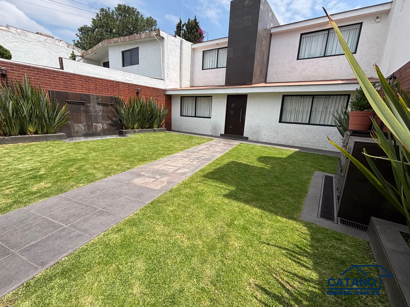 Casa en Venta, Las Águilas, Aquiles (2/12)