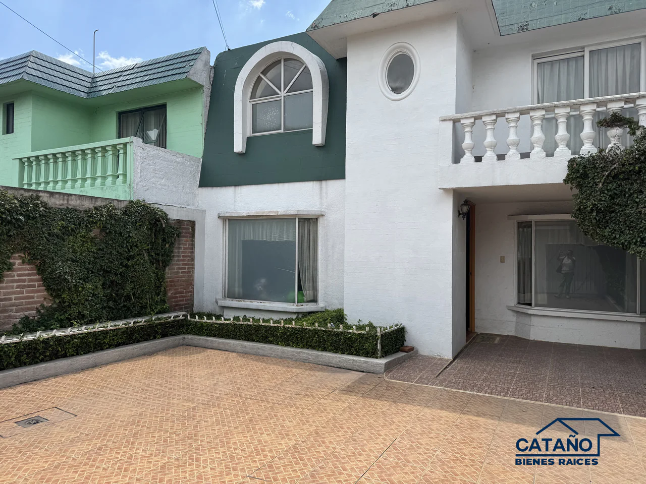 Venta casa en cerrada con vigilancia, Coapa, Rinconada de las Hadas, Chaparral (2/10)