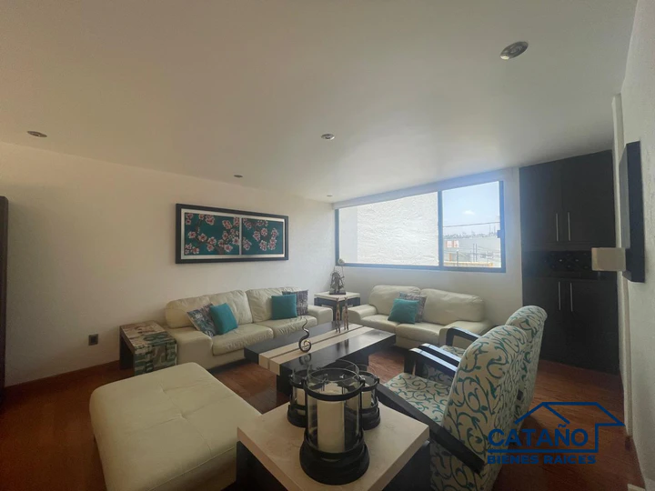 Casa en venta, amplia, excelente ubicación, en calle de los Picagregos (4/6)