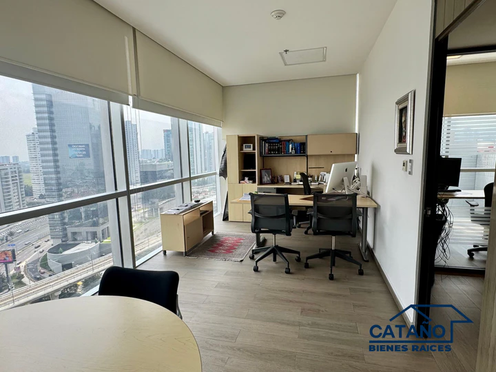 Oficina corporativa equipada excelente distribución | Infinity Center Santa Fe (5/6)